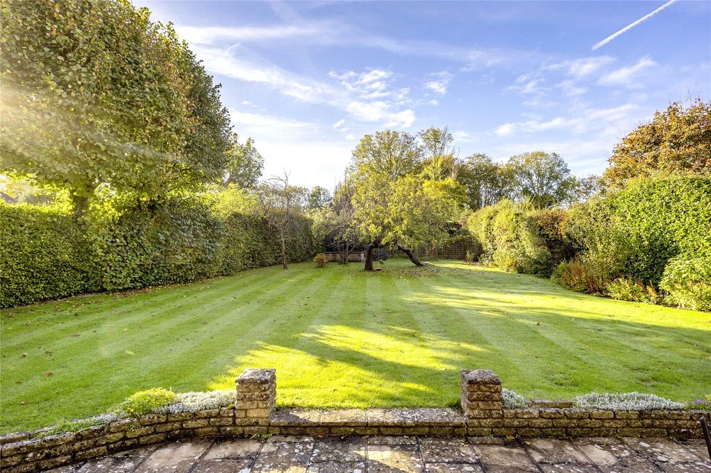 Property photo 2 of 26 South Facing Garden