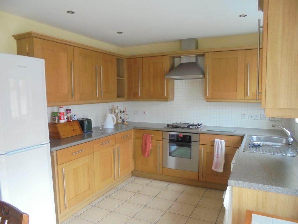 Property photo 1 of 14 Kitchen Area