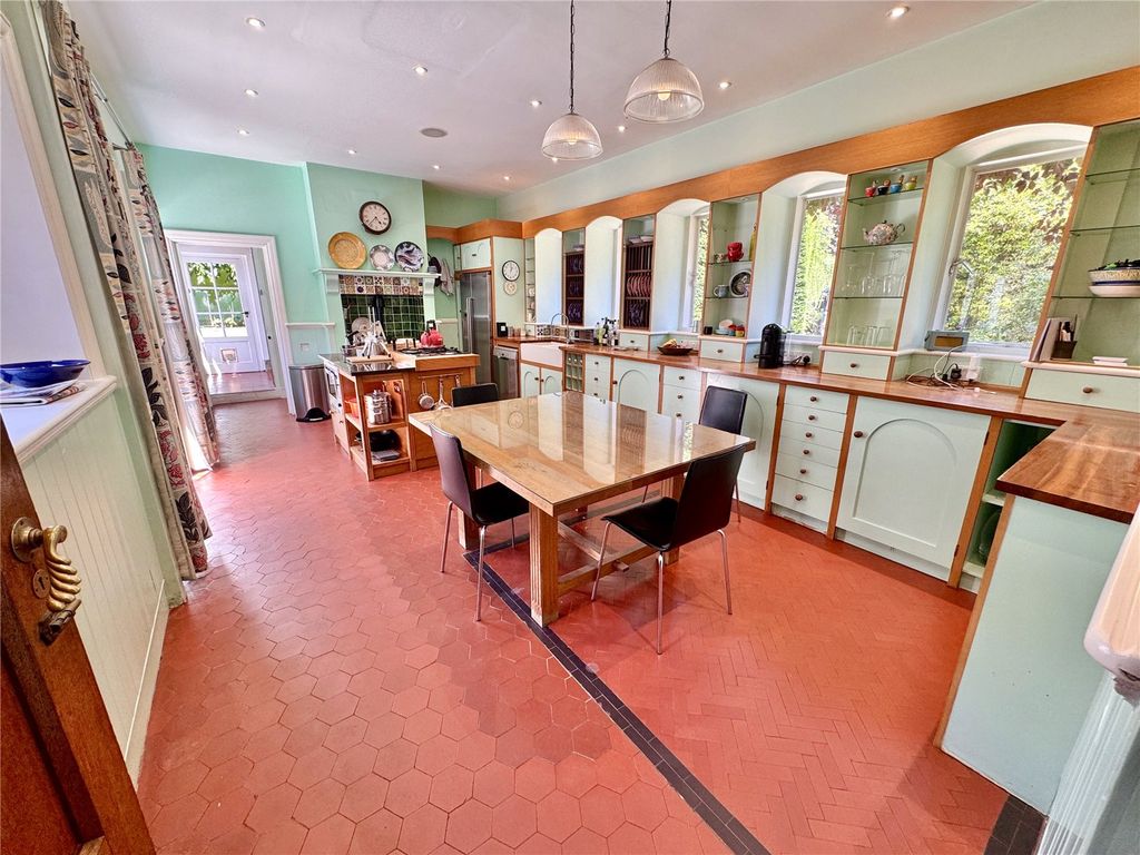 Property photo 3 of 33 Picture No. 12