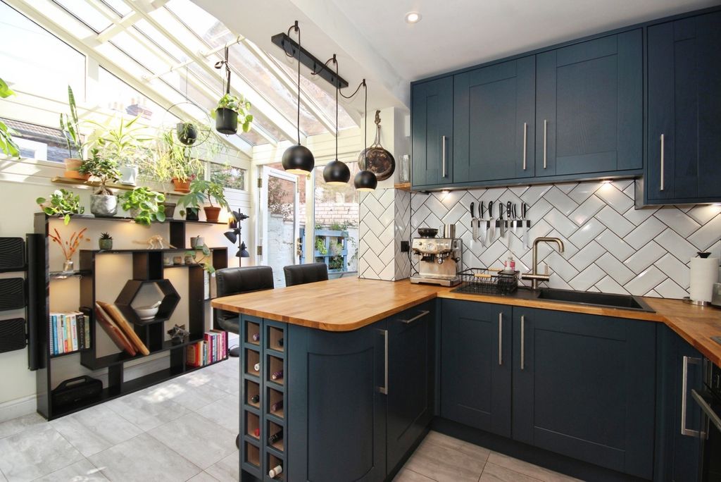 Property photo 2 of 18 Pbox-Img.Jpg