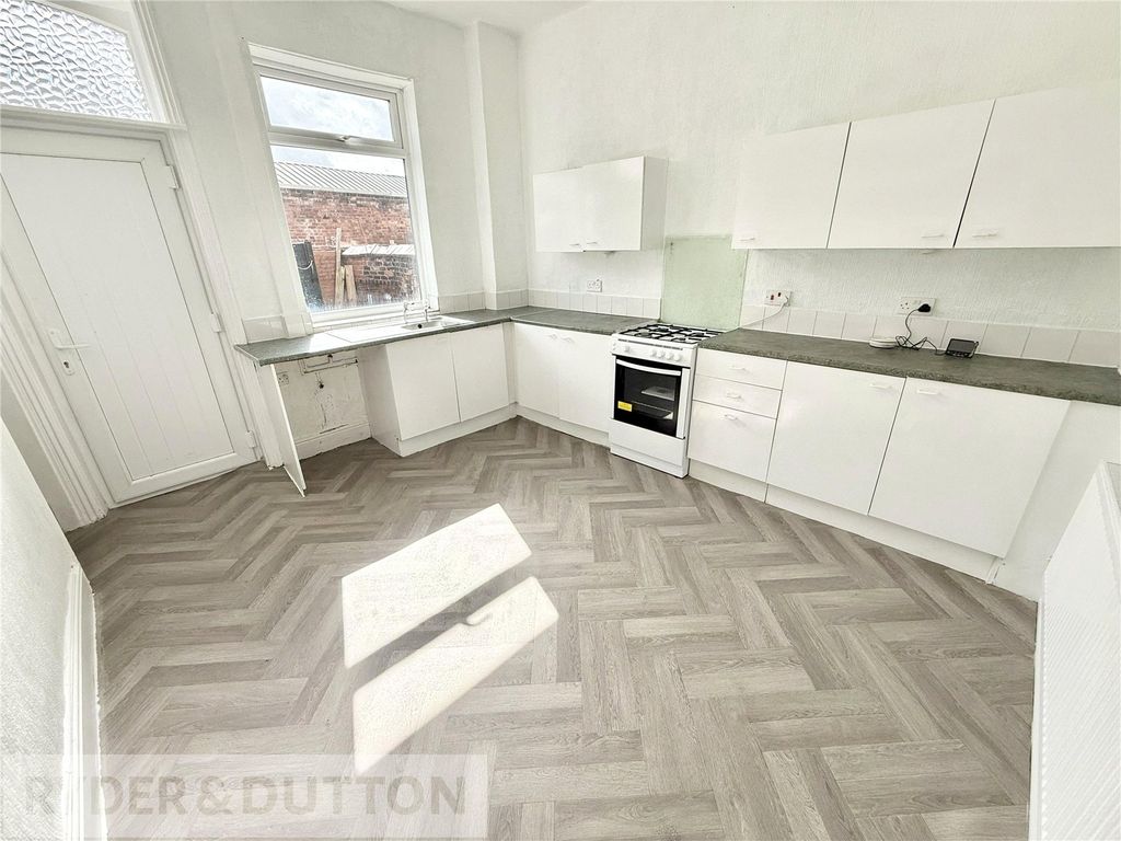 Property photo 3 of 15 Kitchen