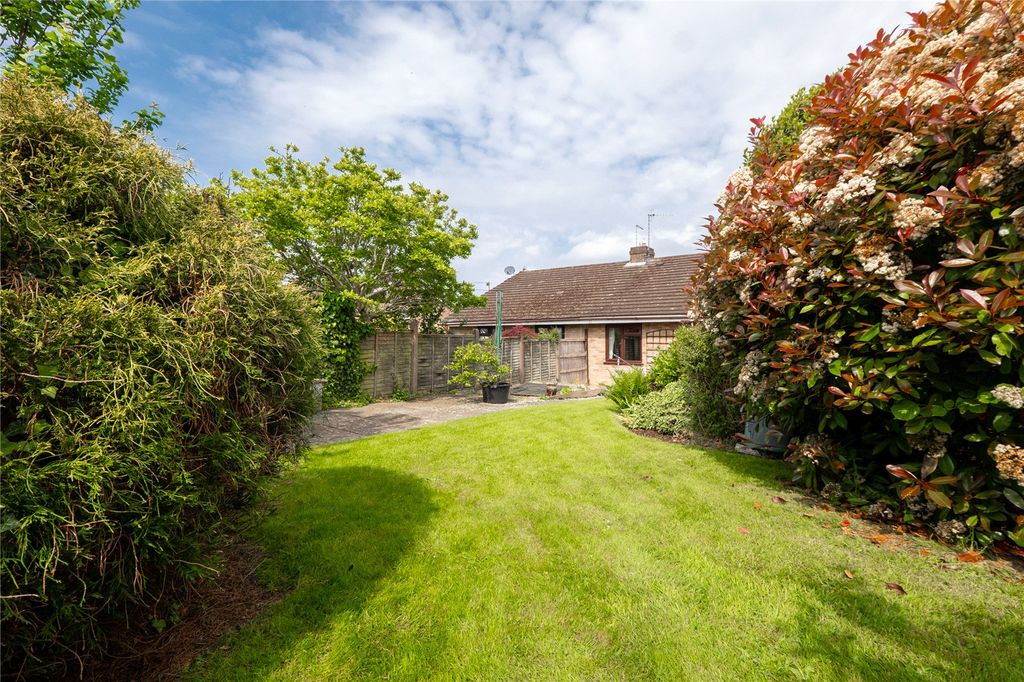 Property photo 2 of 18 Picture No. 37