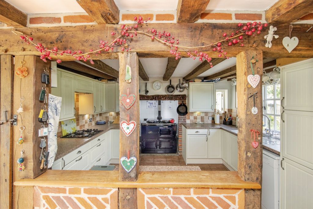 Property photo 3 of 26 Kitchen