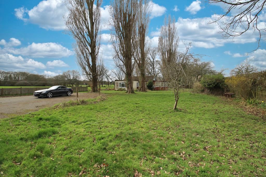 Property photo 1 of 15 Photo 11