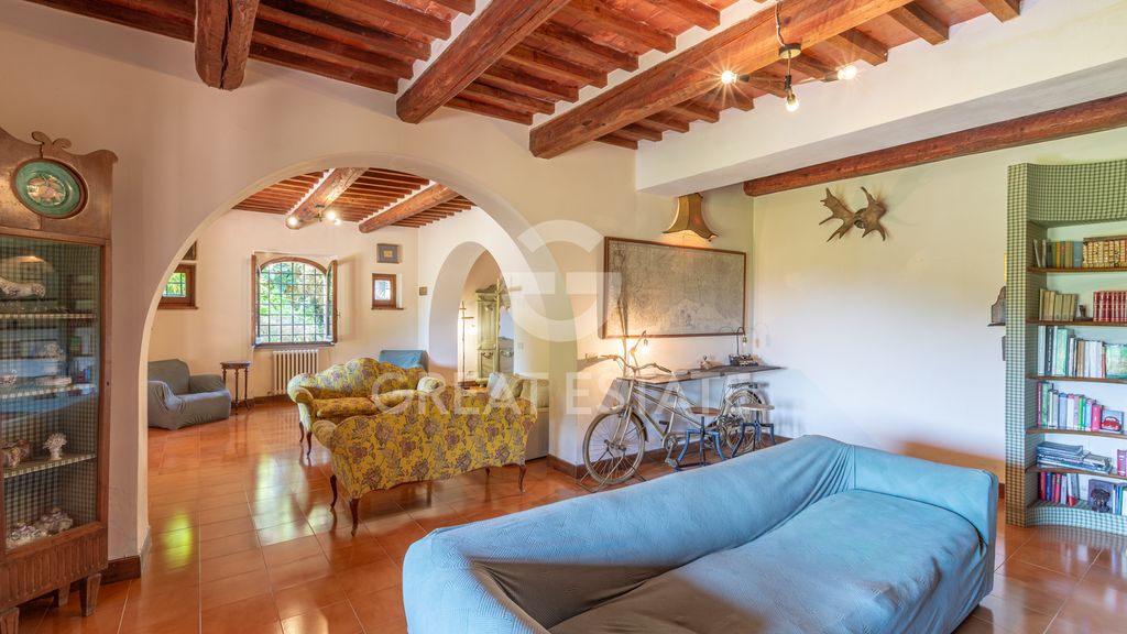 Property photo 2 of 45 Interiors