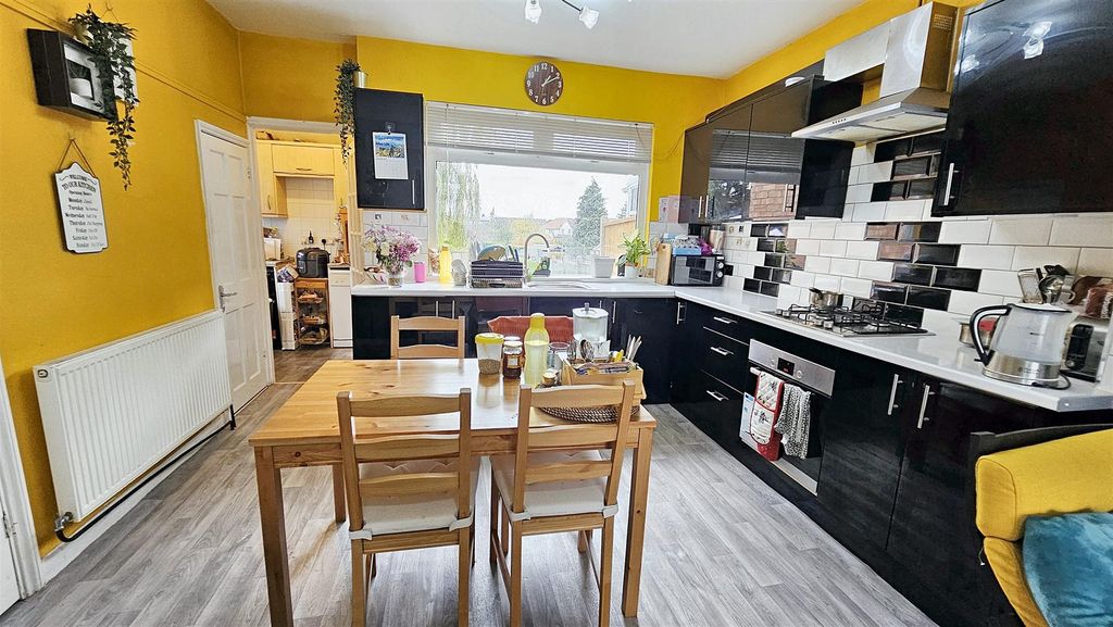 Property photo 3 of 14 20251103_131553.Jpg