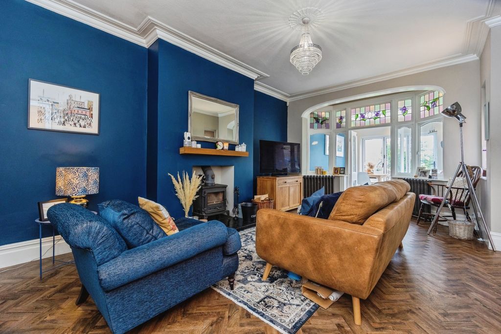 Property photo 3 of 21 Pbox-Img.Jpg