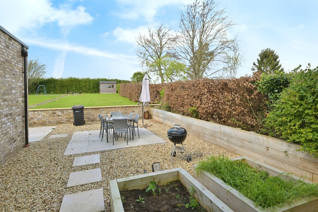 Property photo 3 of 19