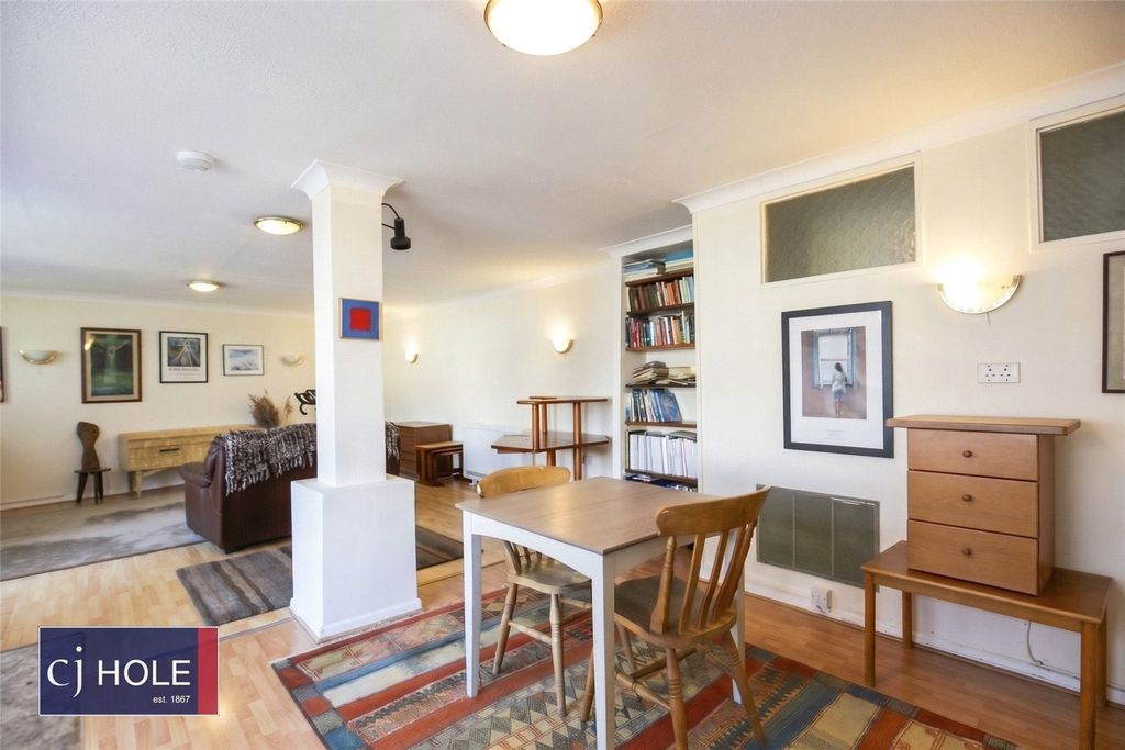 Property photo 3 of 17 Picture No. 31