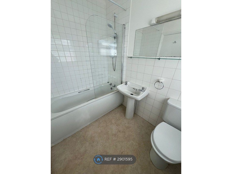Property photo 3 of 7 Bathroom