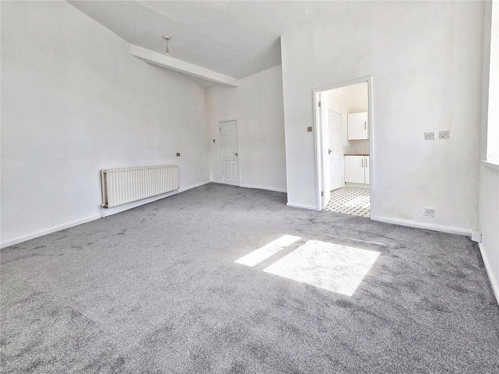 Property photo 3 of 11 Living Room