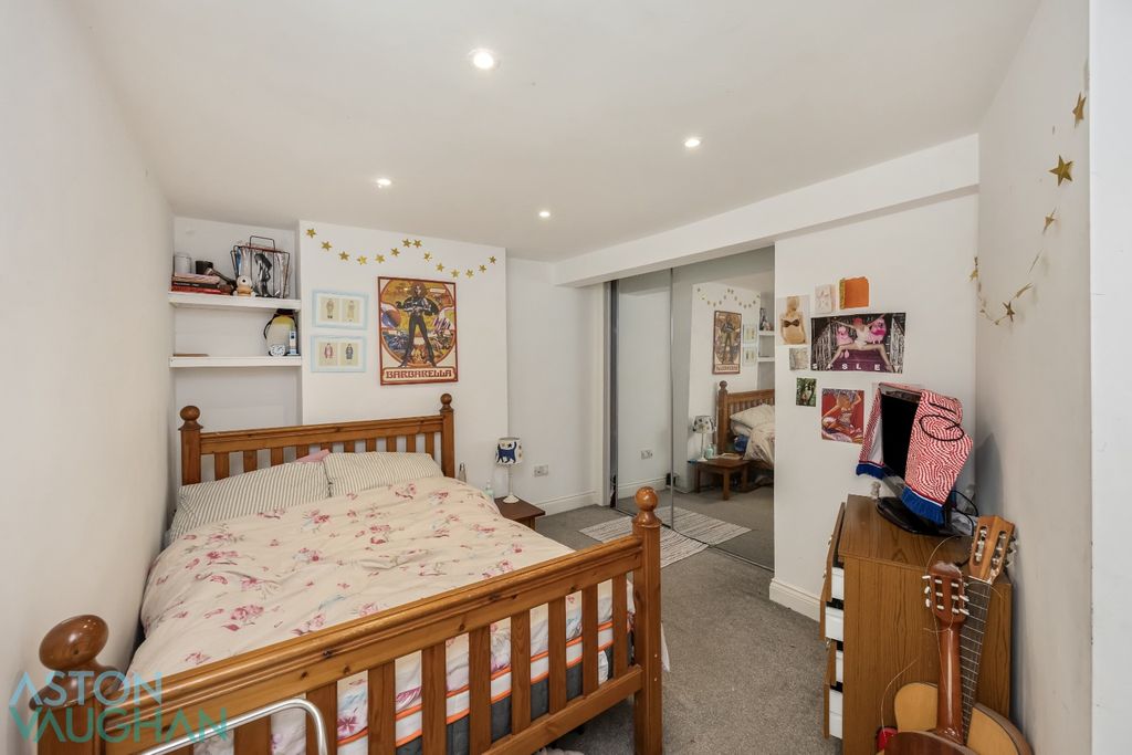 Property photo 3 of 15 4632752
