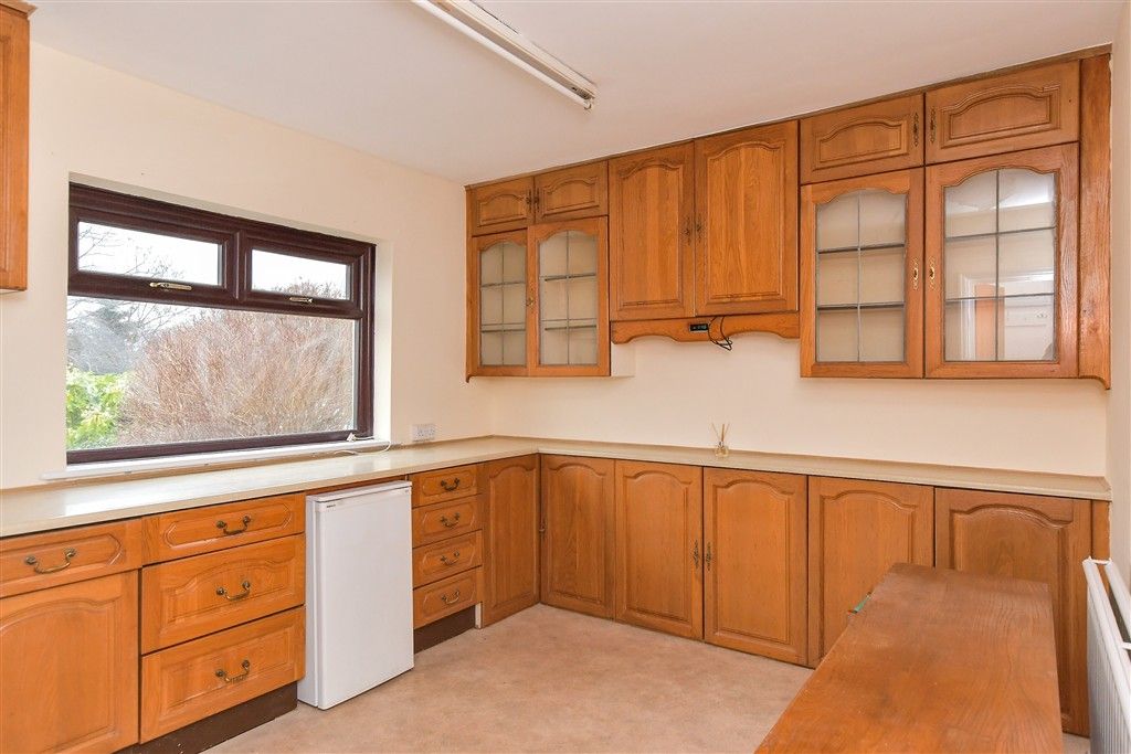 Property photo 1 of 11 Kitchen