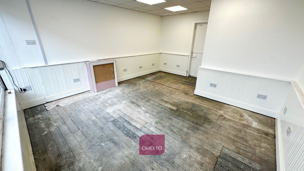 Property photo 3 of 4 Retail Unit To Let