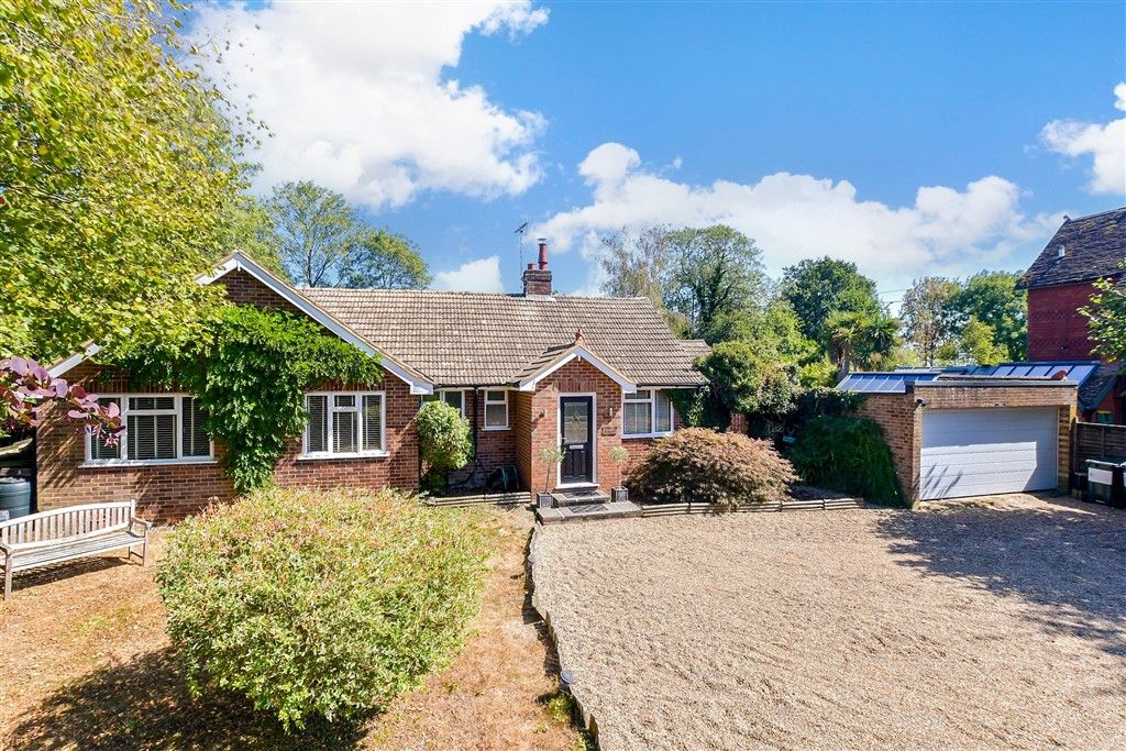 Property photo 1 of 17 External (Brochure)