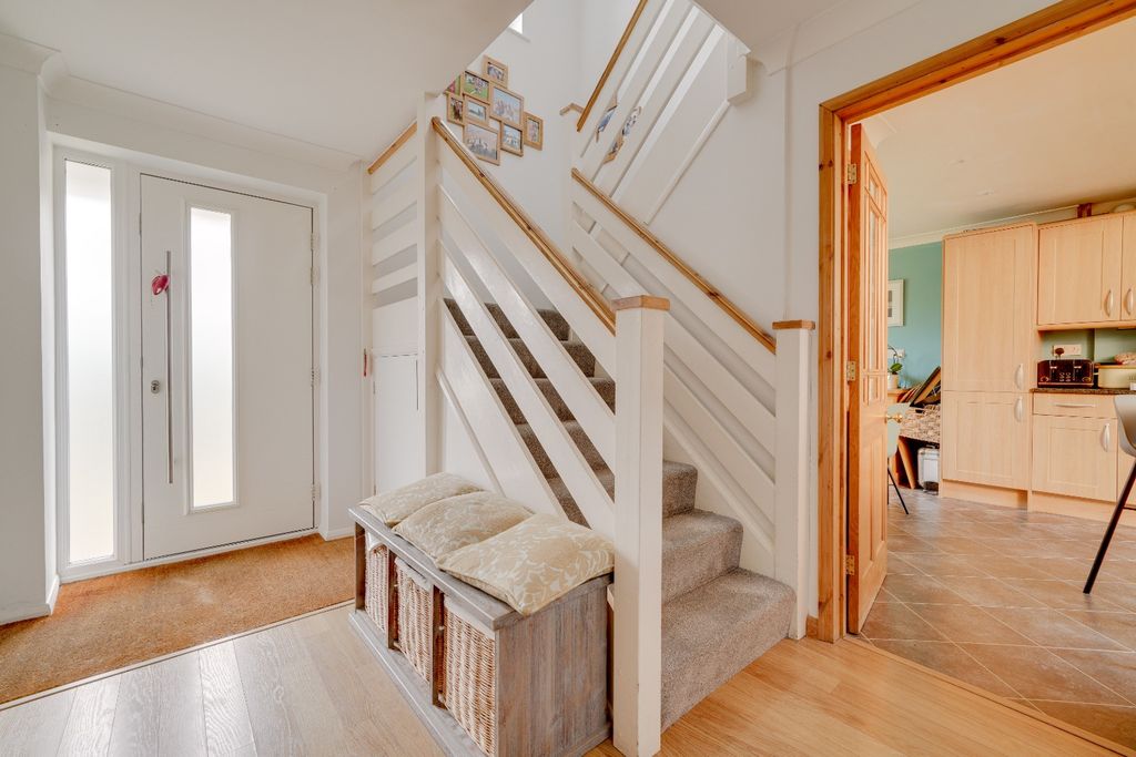 Property photo 2 of 22 4627532