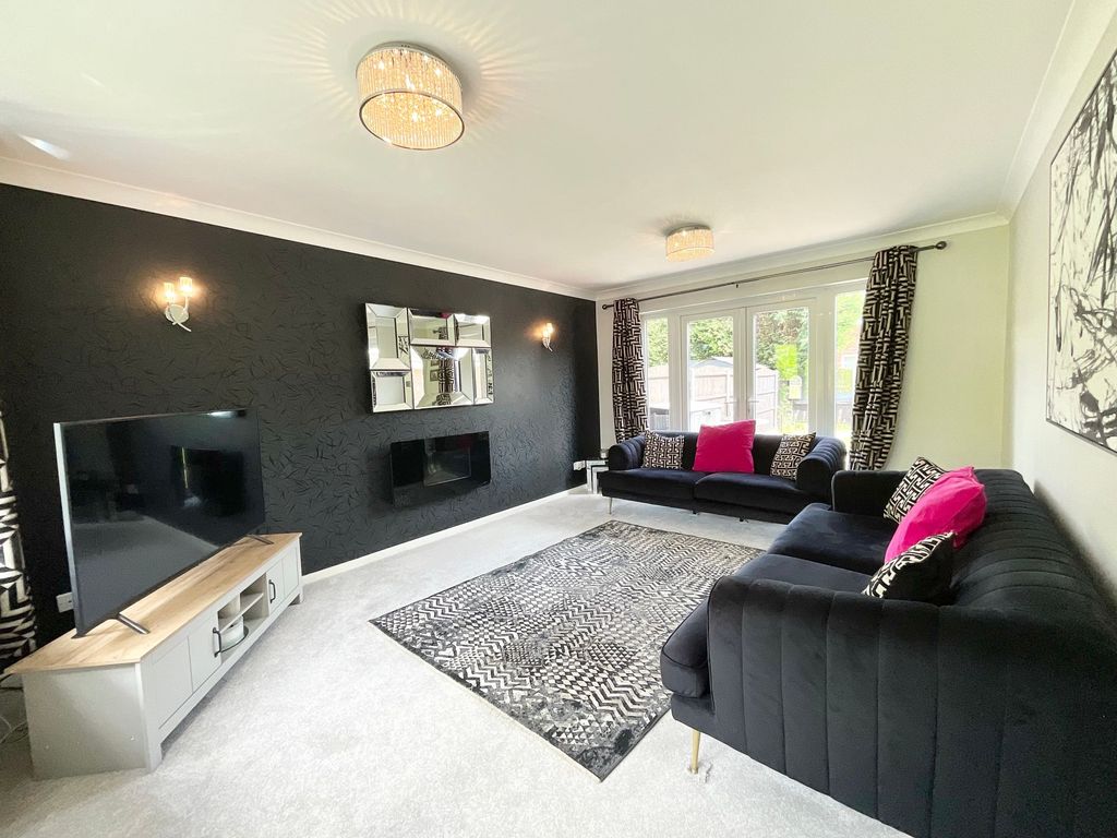 Property photo 2 of 26