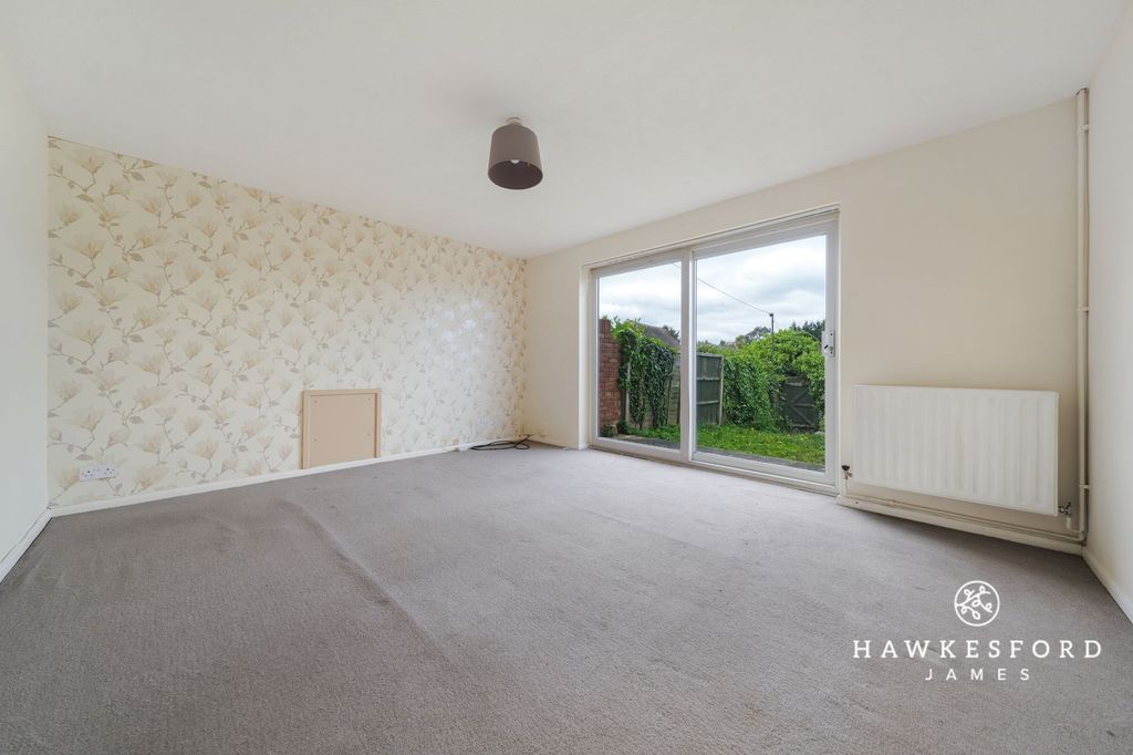 Property photo 2 of 10 Watsons Hill, Sittingbourne - Lounge/Diner