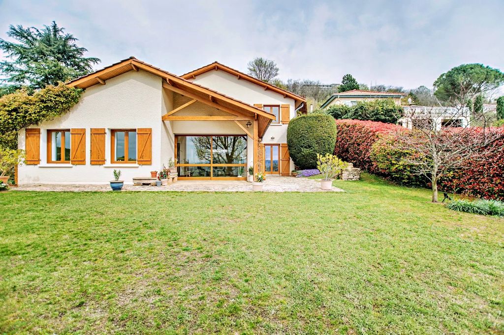 Property photo 2 of 18