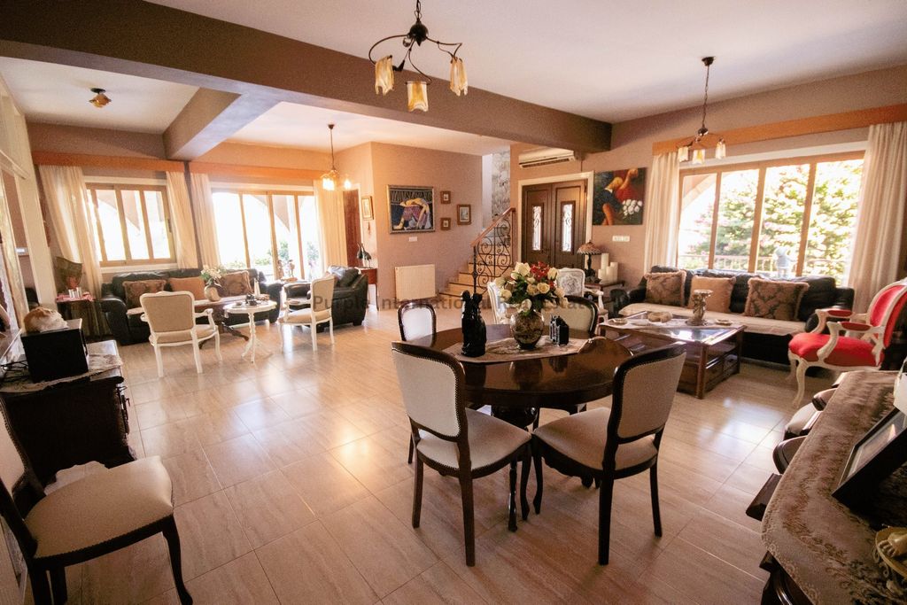 Property photo 3 of 51