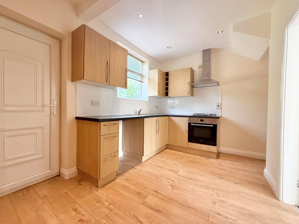 Property photo 2 of 11 108 Hartley Kitchen.Jpg