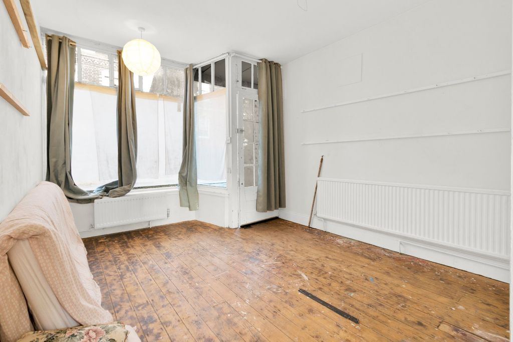 Property photo 3 of 23 Picture No. 06