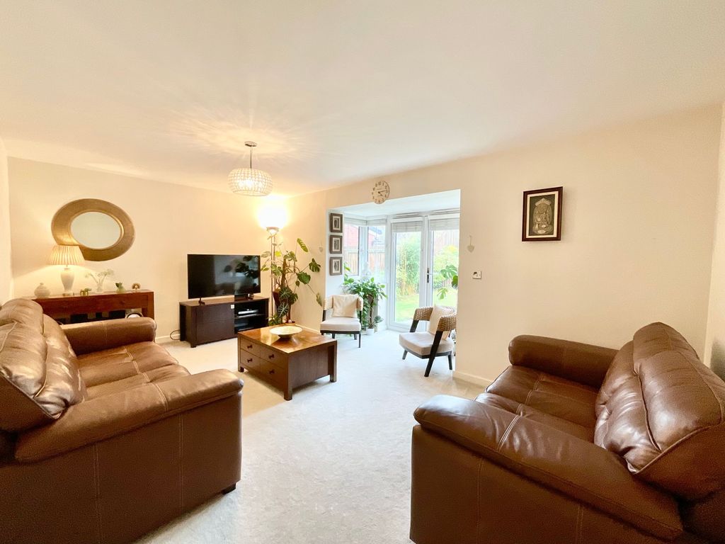 Property photo 2 of 31