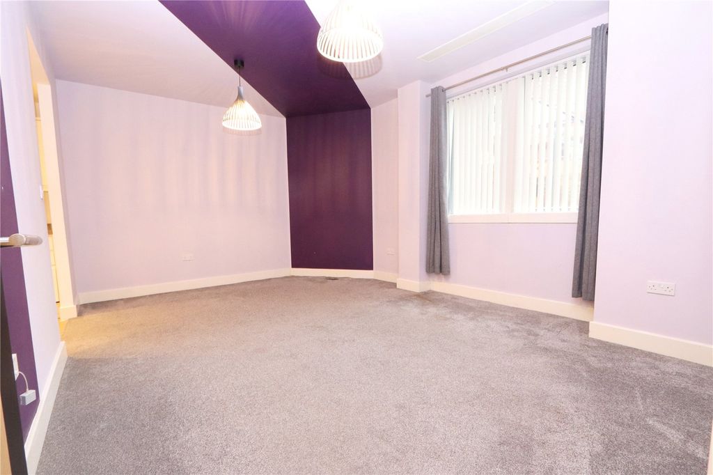 Property photo 2 of 11 Picture No. 23