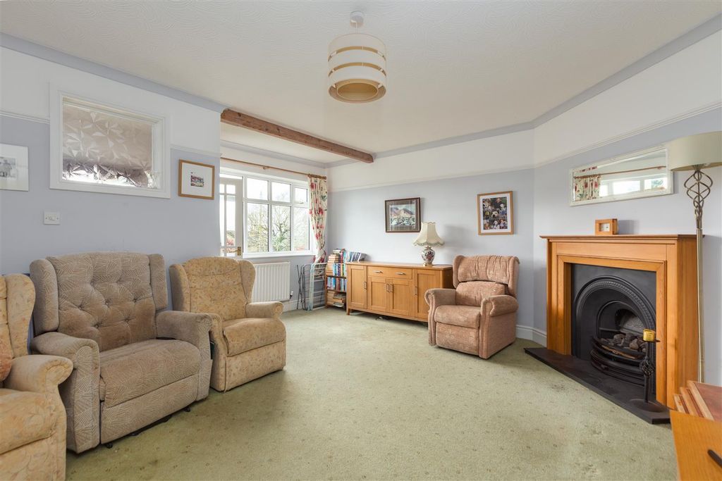 Property photo 2 of 22