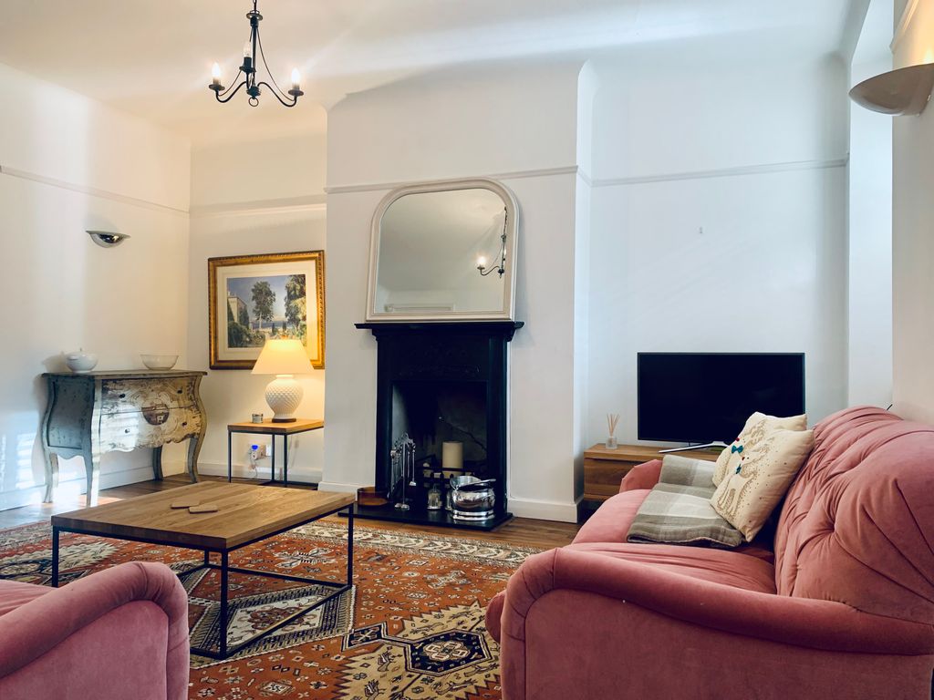 Property photo 3 of 17 3