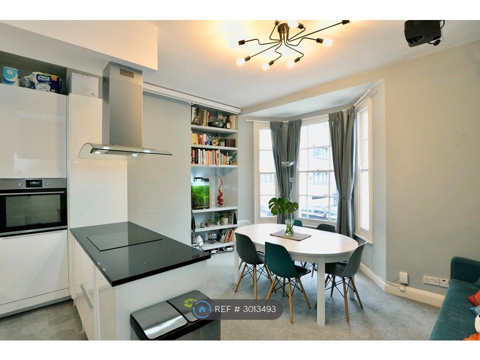 Property photo 1 of 10 Kitchen/Living
