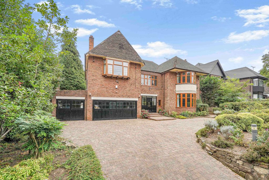 Property photo 1 of 30