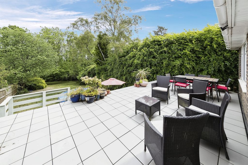 Property photo 1 of 10