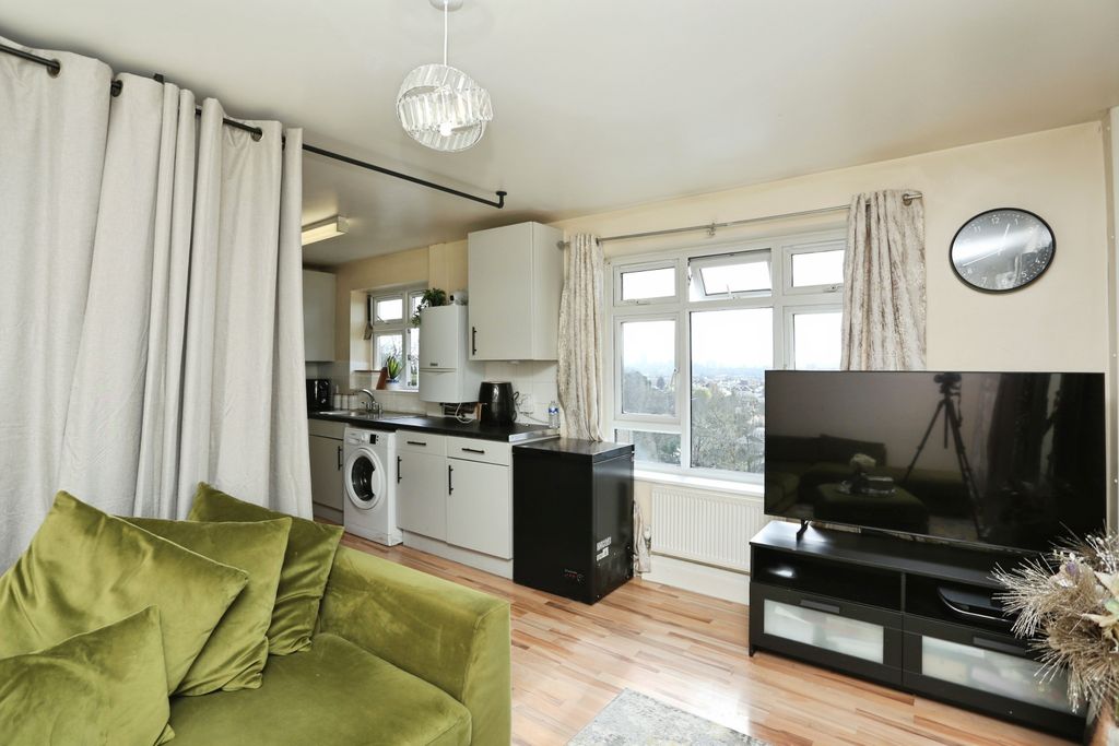 Property photo 2 of 14 Open Plan Living