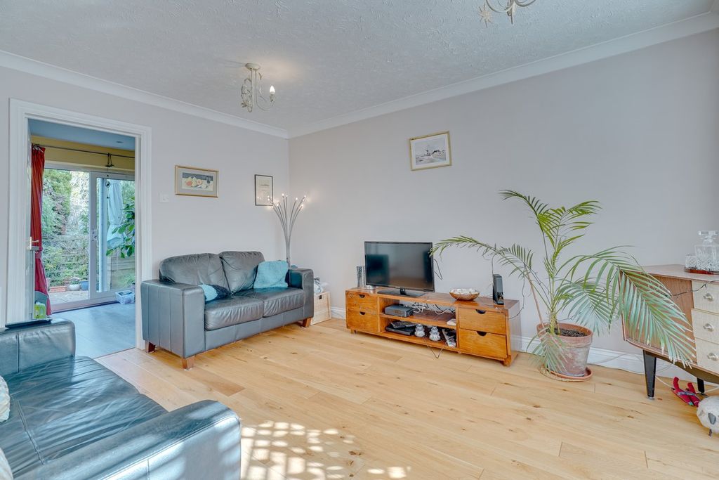 Property photo 3 of 11