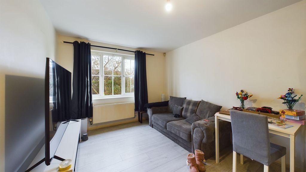 Property photo 2 of 7