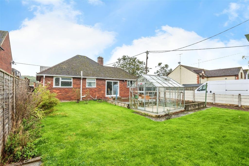 Property photo 2 of 17
