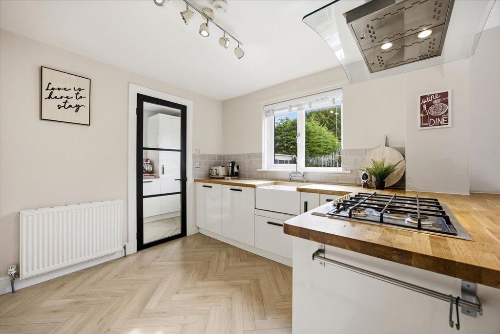 Property photo 3 of 51 27-78_Muirfield_Rd_Cumbernauld_028.Jpg