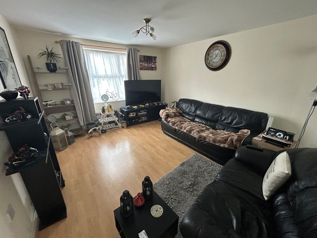 Property photo 2 of 9