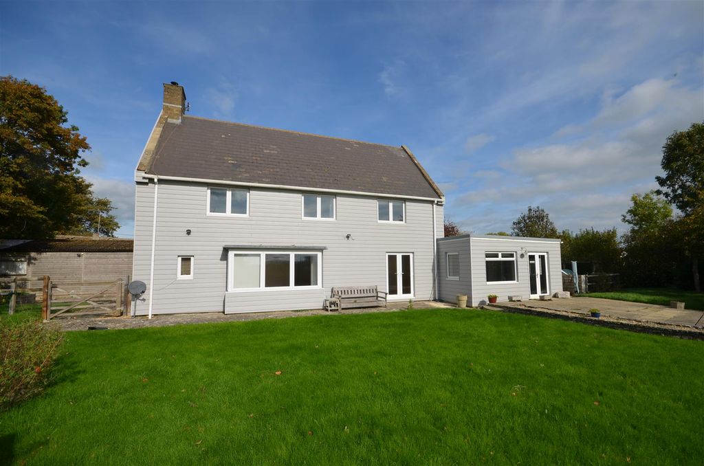 Property photo 1 of 18 Rear