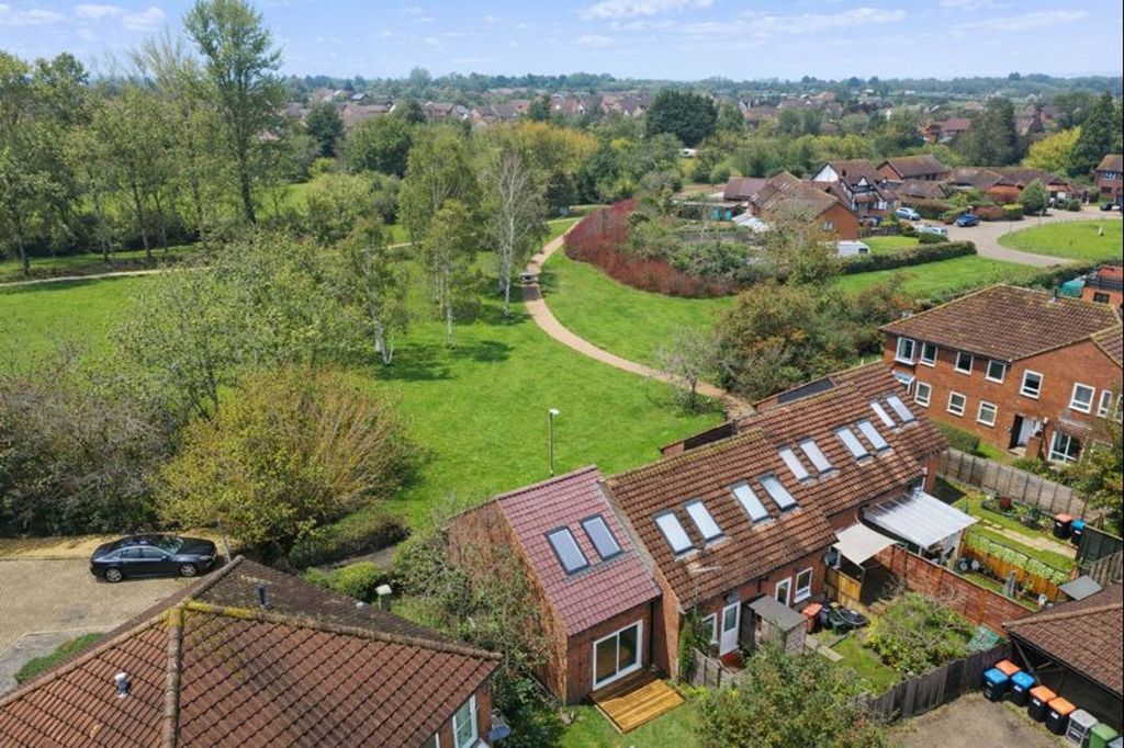 Property photo 2 of 16 Aeriel Showing Outlook