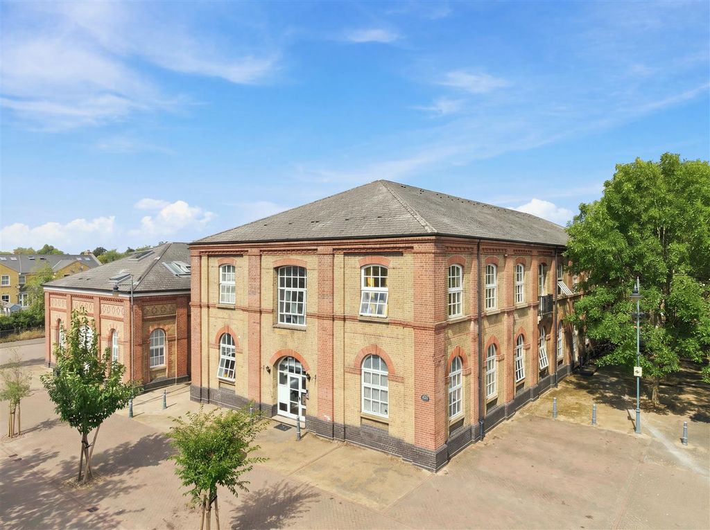 Property photo 1 of 21 001_Dji_20260824193258_0312_D.Jpg