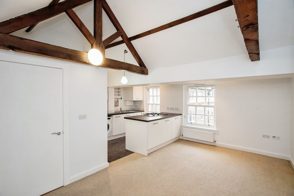 Property photo 1 of 9 Image