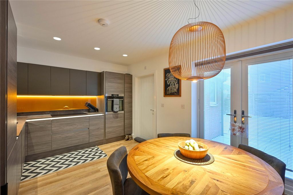 Property photo 3 of 23 Picture No. 20