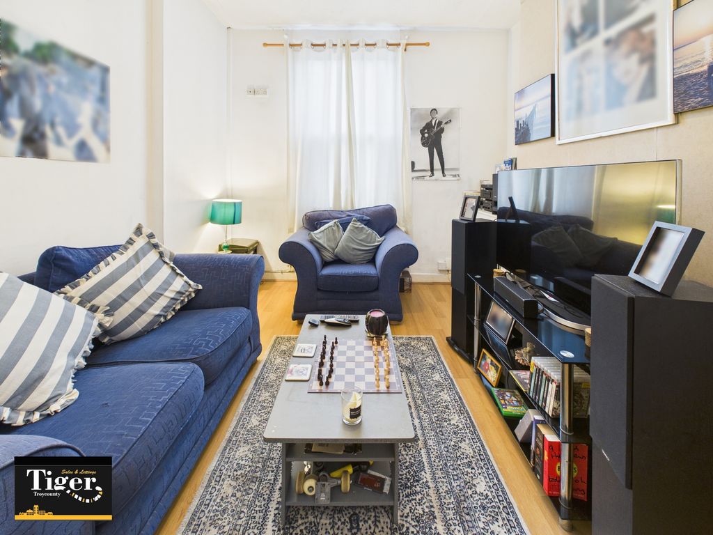 Property photo 2 of 8 Cam01931G0-Pr0345-Still001