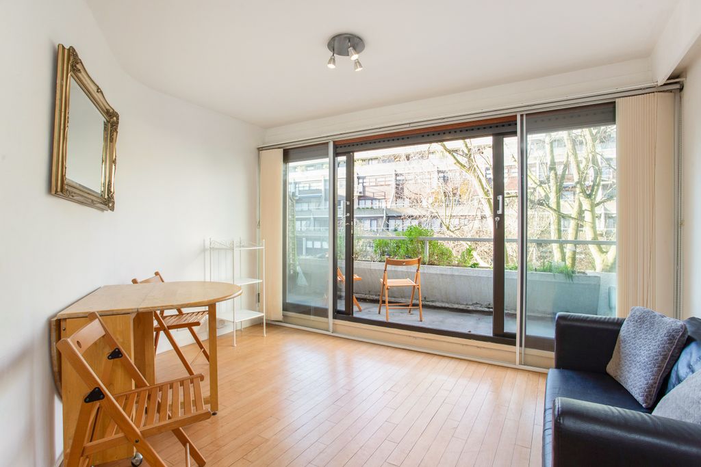 Property photo 1 of 10 Reception