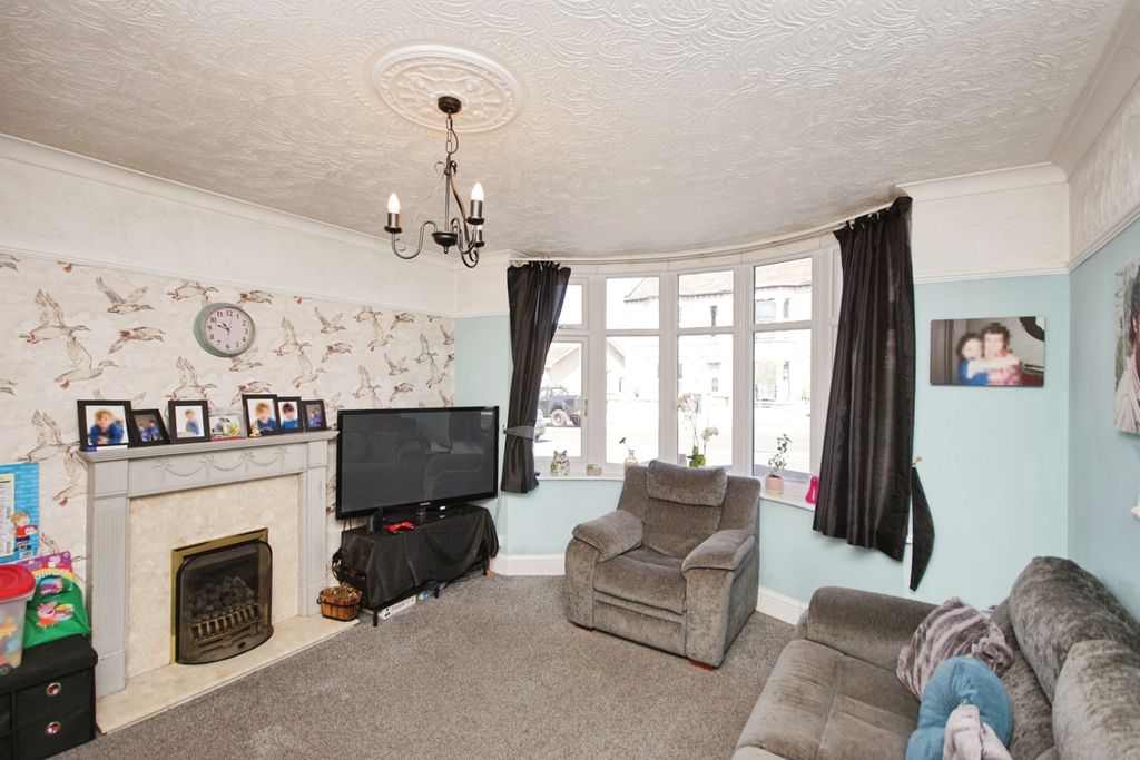 Property photo 3 of 17 Photo