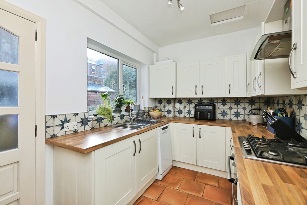 Property photo 2 of 25 Pbox-Img.Jpg