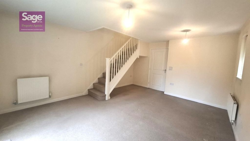 Property photo 2 of 28