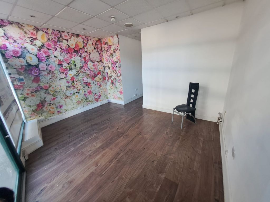 Property photo 1 of 2